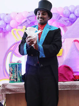 Magician Professional for Kids Birthday Party
